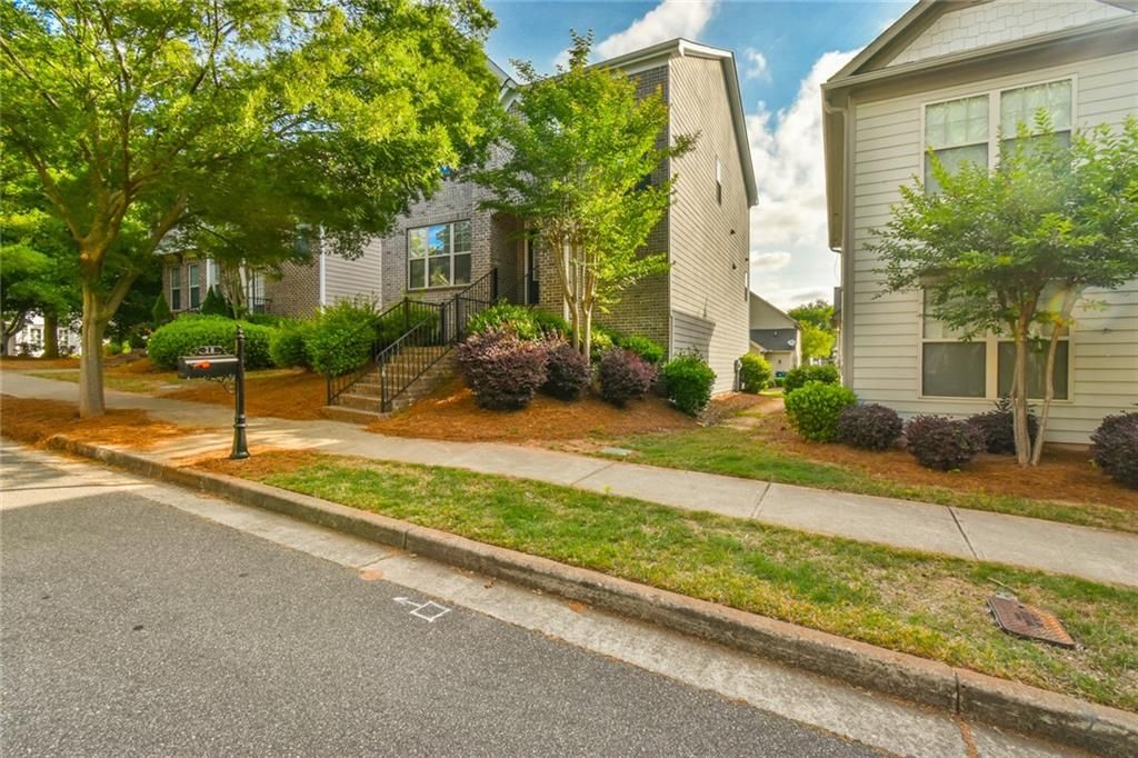 28 Privet Circle, Suwanee, GA 30024