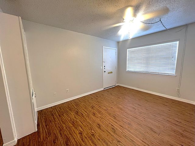 2602 Penny LN 102, Austin, TX 78757