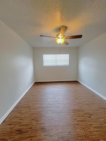 2602 Penny LN 102, Austin, TX 78757