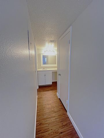 2602 Penny LN 102, Austin, TX 78757