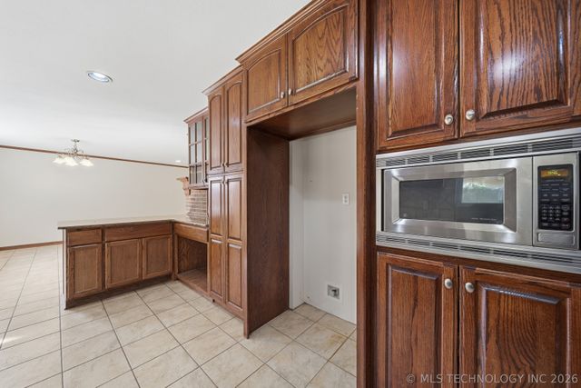 6127 S Victor Avenue, Tulsa, OK 74136