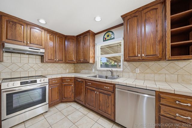 6127 S Victor Avenue, Tulsa, OK 74136