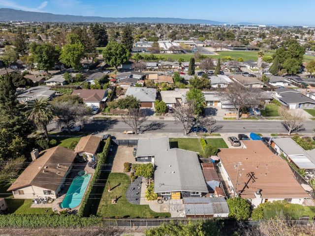 1225 Manzano Way, Sunnyvale, CA 94089