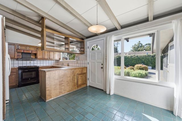 1225 Manzano Way, Sunnyvale, CA 94089