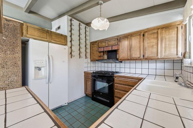 1225 Manzano Way, Sunnyvale, CA 94089