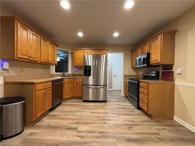 138 Dogwood Lane SE, Calhoun, GA 30701