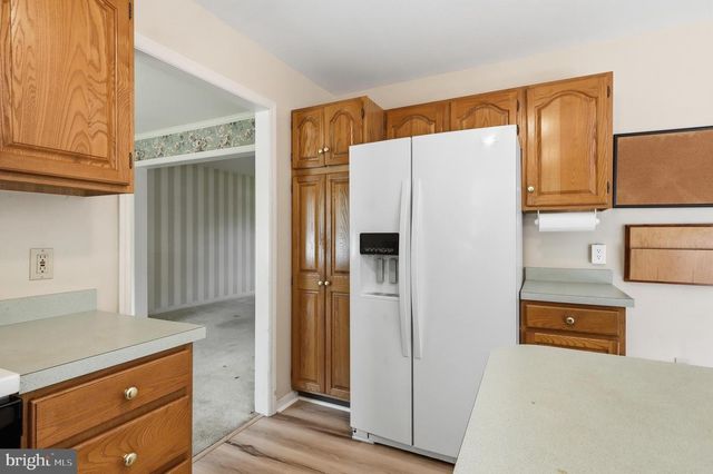 1240 FUTURITY DR, York, PA 17404