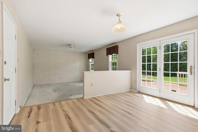 1240 FUTURITY DR, York, PA 17404