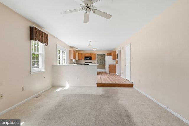 1240 FUTURITY DR, York, PA 17404