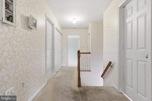 1240 FUTURITY DR, York, PA 17404
