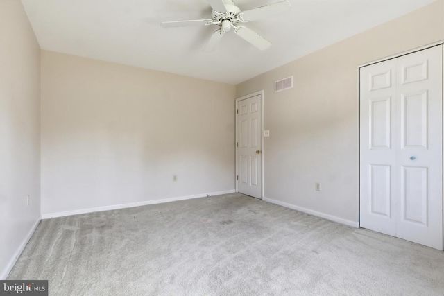1240 FUTURITY DR, York, PA 17404