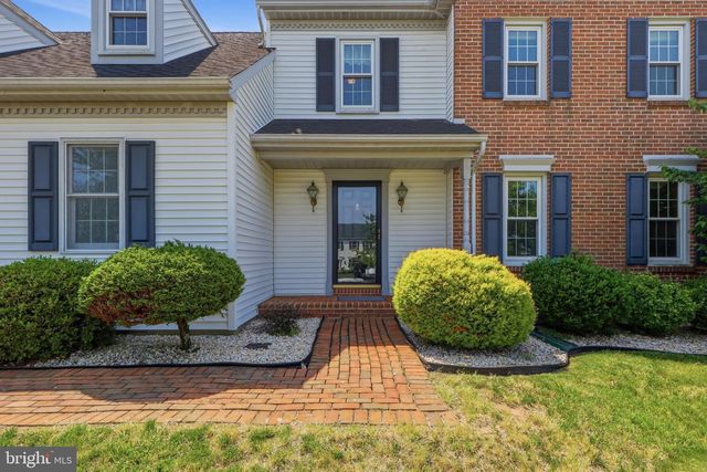 1240 FUTURITY DR, York, PA 17404