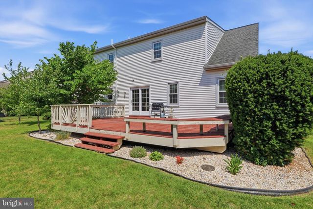 1240 FUTURITY DR, York, PA 17404