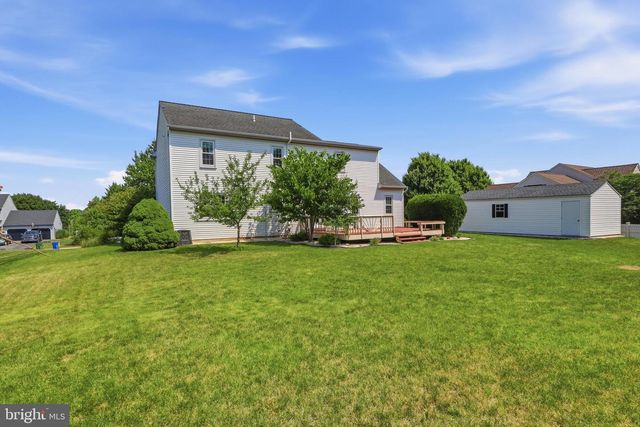 1240 FUTURITY DR, York, PA 17404