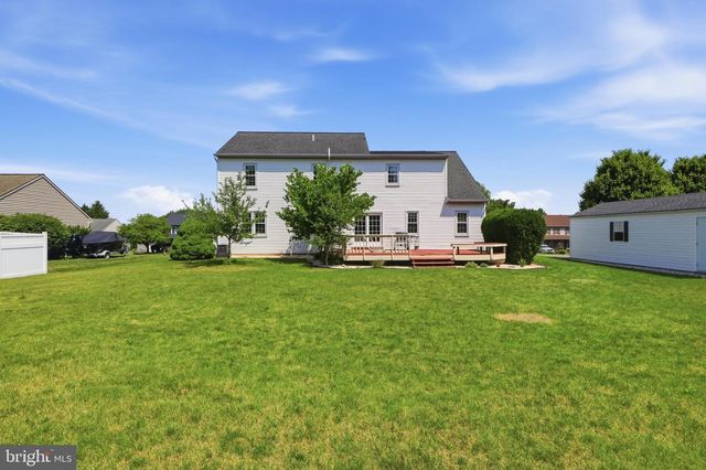 1240 FUTURITY DR, York, PA 17404