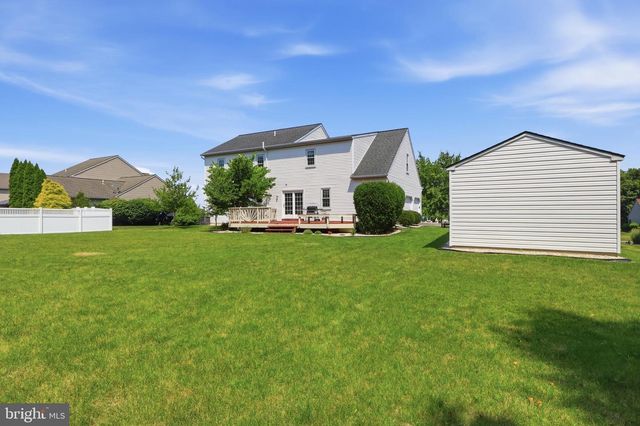 1240 FUTURITY DR, York, PA 17404