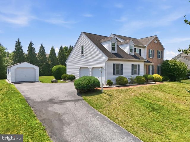 1240 FUTURITY DR, York, PA 17404