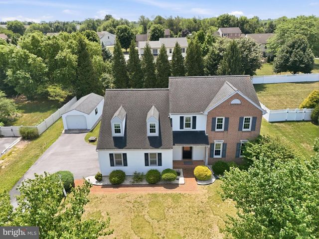 1240 FUTURITY DR, York, PA 17404