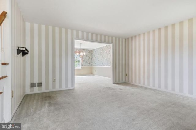1240 FUTURITY DR, York, PA 17404