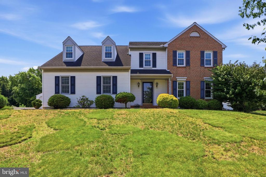 1240 FUTURITY DR, York, PA 17404