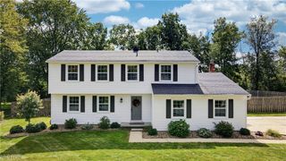 78 Chelmsford Drive, Aurora, OH 44202