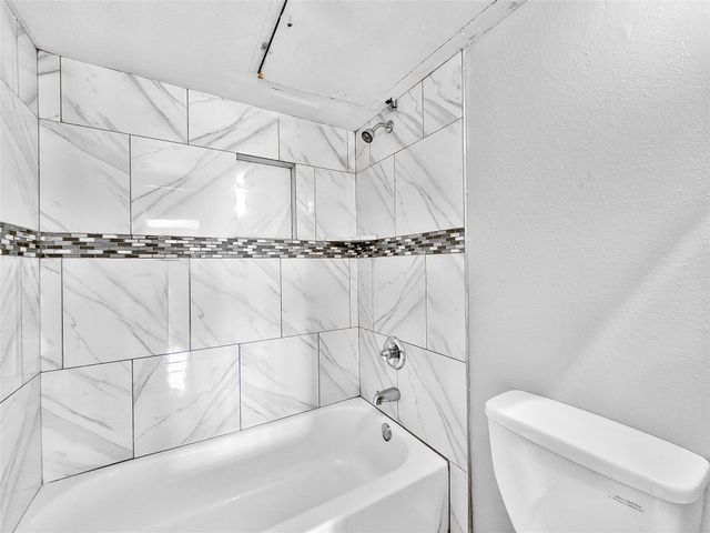 2626 Holly Hall Street 512, Houston, TX 77054