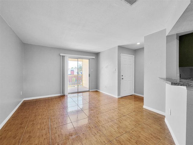 2626 Holly Hall Street 512, Houston, TX 77054