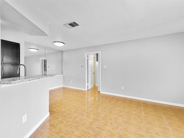 2626 Holly Hall Street 512, Houston, TX 77054