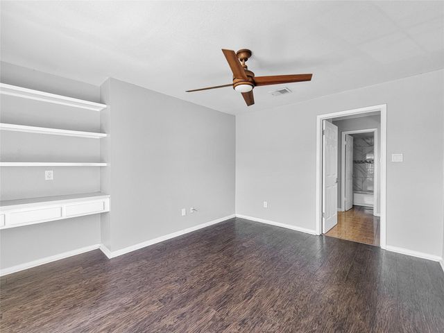 2626 Holly Hall Street 512, Houston, TX 77054