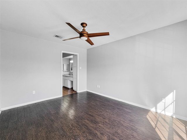 2626 Holly Hall Street 512, Houston, TX 77054