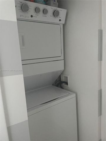 475 Brickell Avenue 2511, Miami, FL 33131