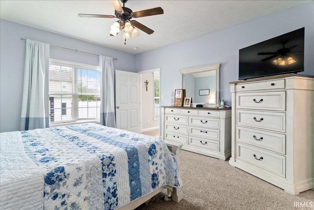 12410 Canyon Rock Drive, Evansville, IN 47725