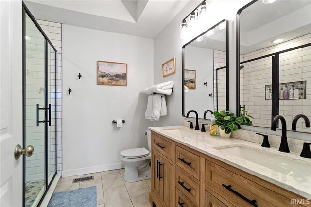 12410 Canyon Rock Drive, Evansville, IN 47725