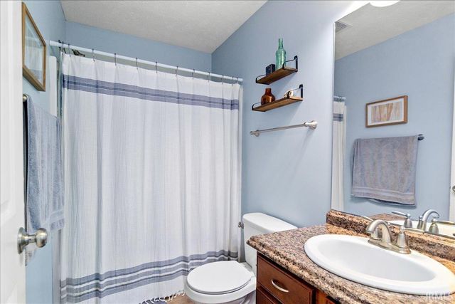 12410 Canyon Rock Drive, Evansville, IN 47725
