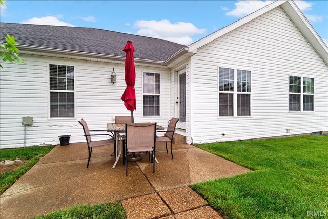 12410 Canyon Rock Drive, Evansville, IN 47725