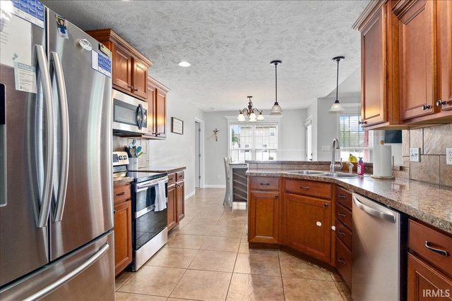 12410 Canyon Rock Drive, Evansville, IN 47725