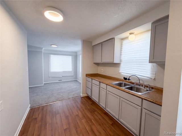 26311 Hopkins Street, Inkster, MI 48141