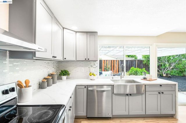 339 Avenida Nogales, San Jose, CA 95123