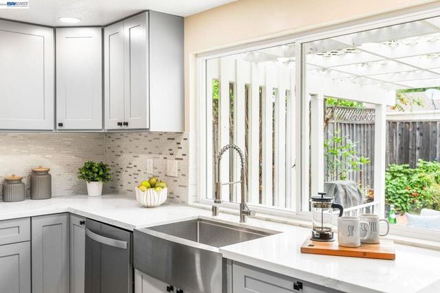339 Avenida Nogales, San Jose, CA 95123