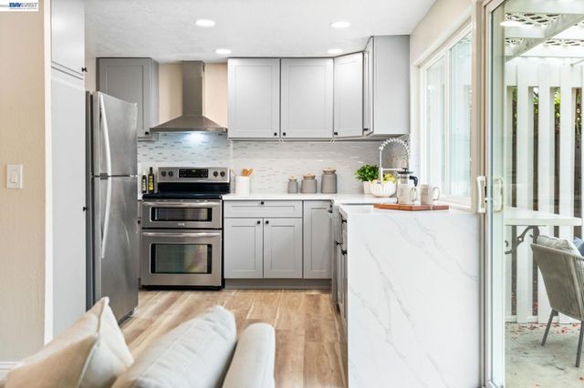 339 Avenida Nogales, San Jose, CA 95123