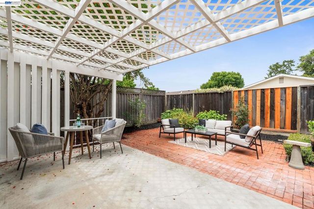 339 Avenida Nogales, San Jose, CA 95123