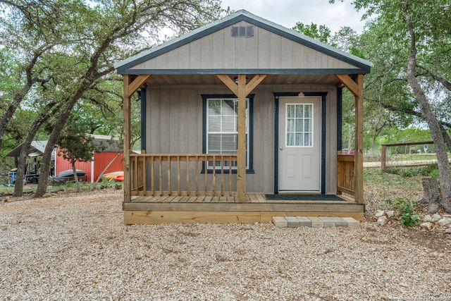 1660 Westview Court, Canyon Lake, TX 78133