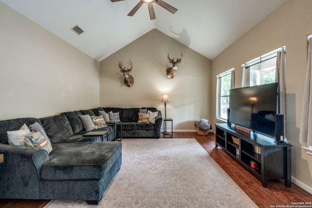 1660 Westview Court, Canyon Lake, TX 78133