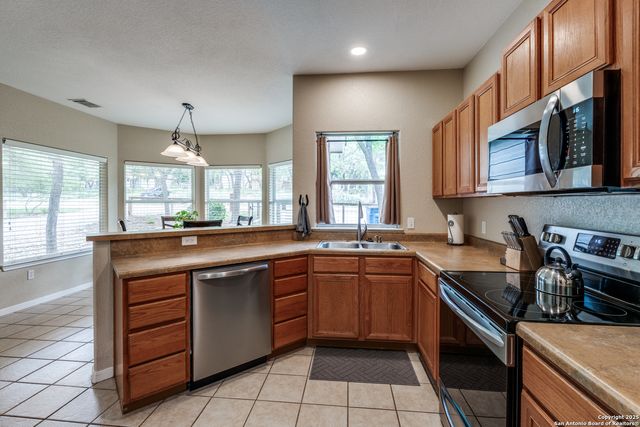 1660 Westview Court, Canyon Lake, TX 78133