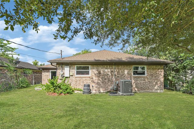 2509 Pearland Avenue, Pearland, TX 77581