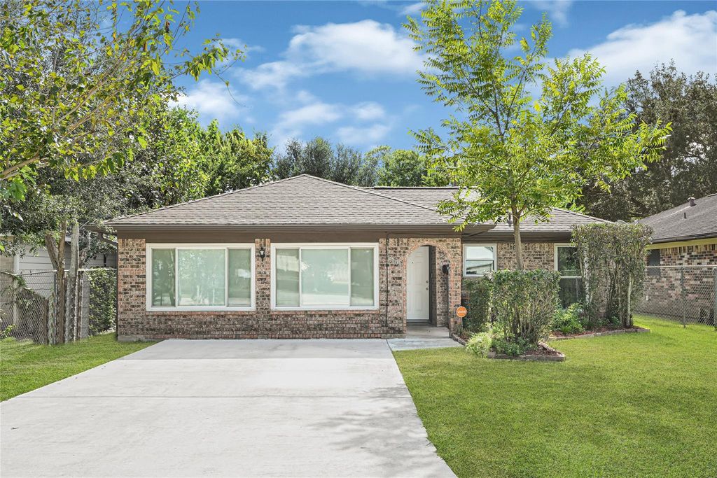 2509 Pearland Avenue, Pearland, TX 77581