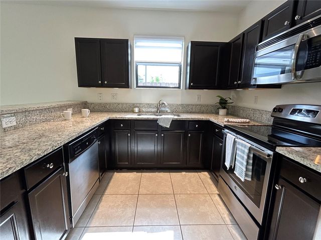 15180 SW 119th Way, Miami, FL 33196