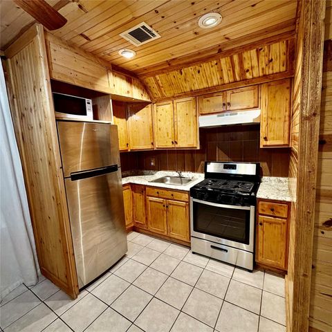 7008 Capitol Street, Houston, TX 77011