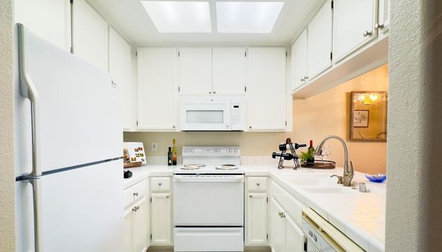 105 Sunnyhills Court, Milpitas, CA 95035