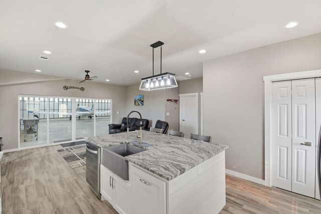 369 Air Park Drive, Livingston, TX 77351